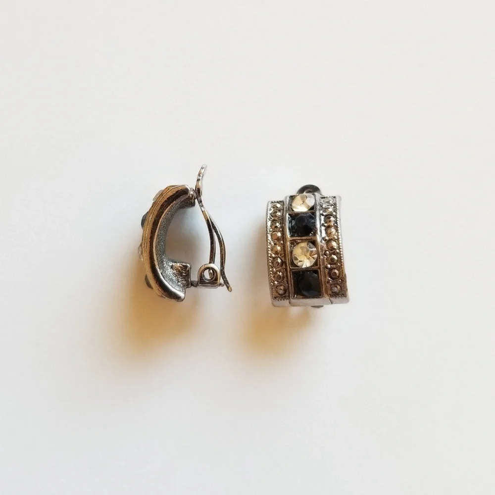Vintage 1980s Black Crystal Stone Clip-on Earrings